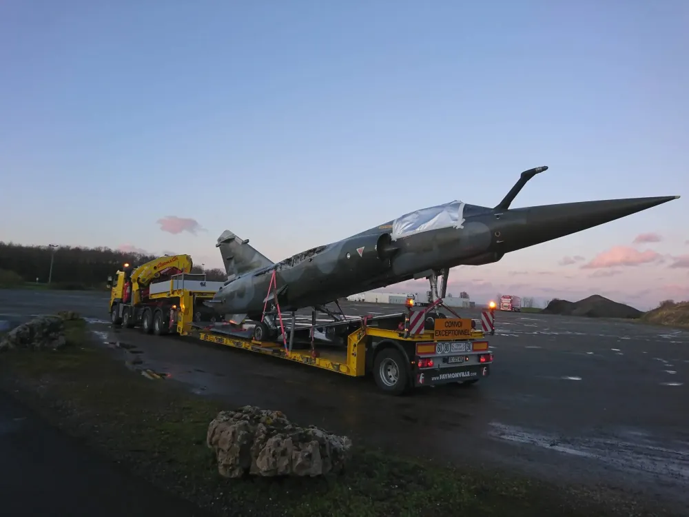 transport avion militaire