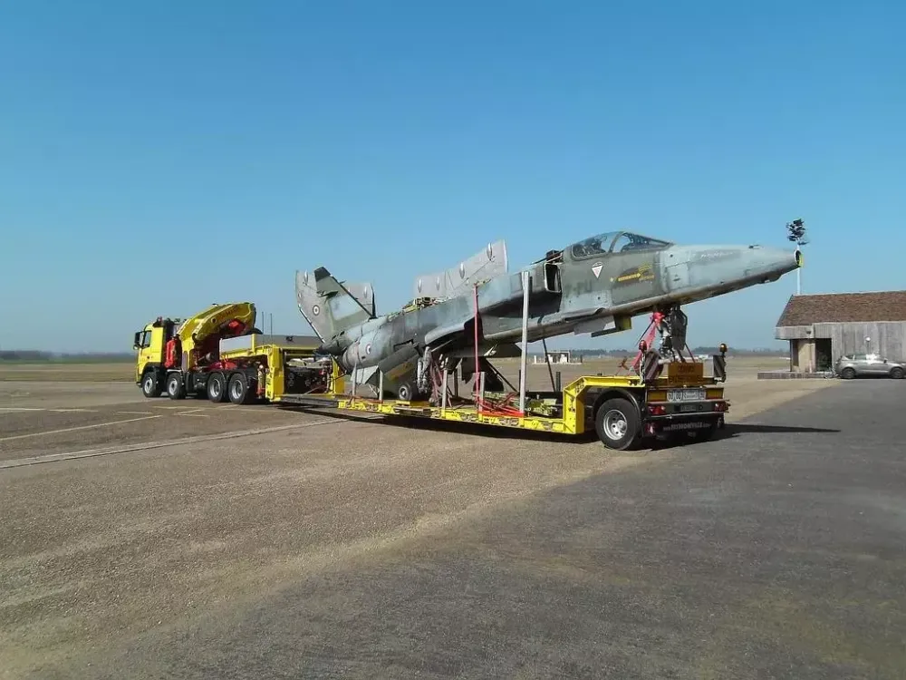 transport avion militaire